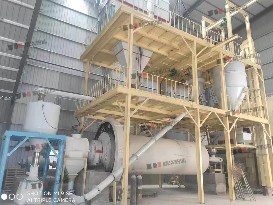 ￠1.83*6.4m球磨+AF200分級(jí)機(jī)生產(chǎn)線(xiàn)-伊利石-承德某公司